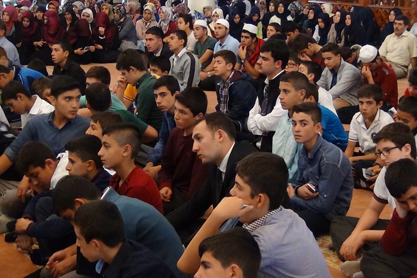 'Camiler 24 saat kilitlenmeyip devamlı açık olmalıdır' 'Camiler 24 saat kilitlenmeyip devamlı açık olmalıdır'